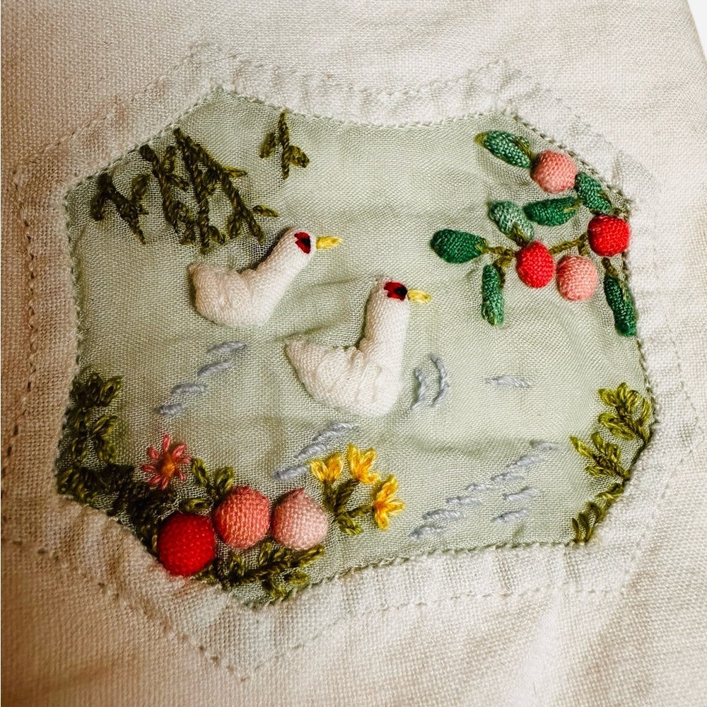 Vtg 1950's Duck Pond Hand-Embroidered Linen Tea Hand Guest Towels - Set of 2 - Picture 2 of 8